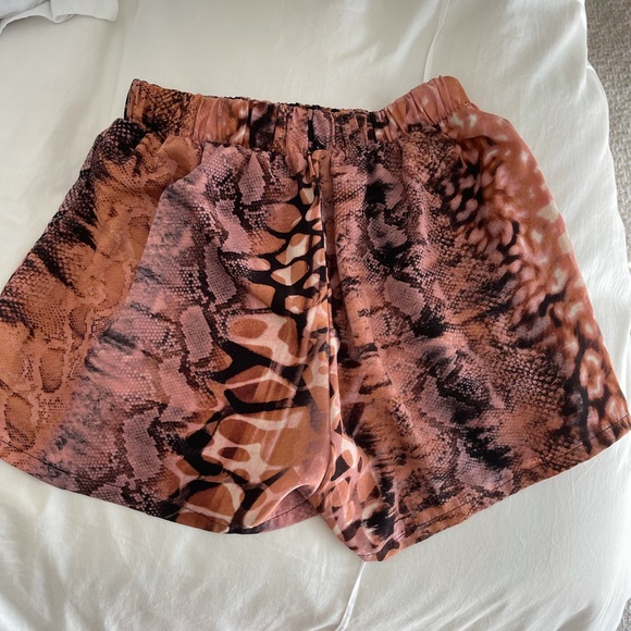 Due South Pink Animal Print Shorts - Picture 2 of 3